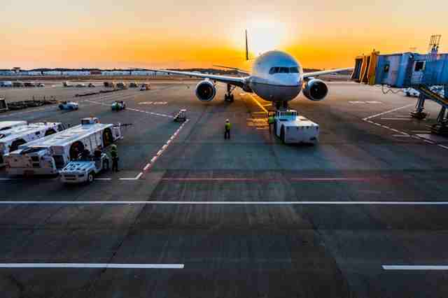 Wings Over the Edge: Navigating the World’s Most Thrilling and Dangerous Airports