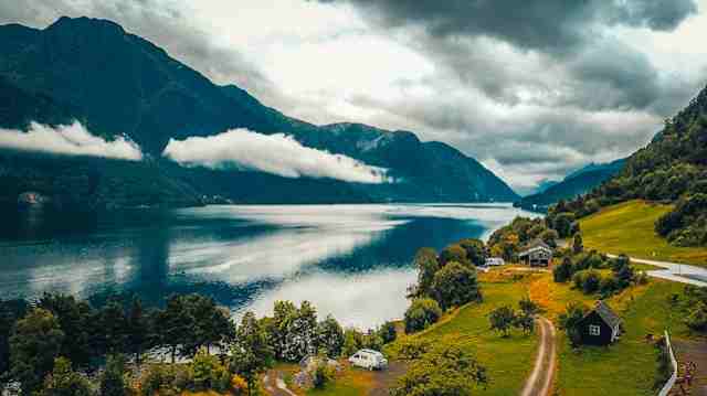 Navigating the Atlas: The Unique Realities, Logistics, and Travel Wonders of Landlocked Nations